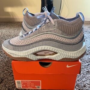 WMNS NIKE COSMIC UNITY 3 “SHINE TOGETHER” BRAND NEW WMNS Sz 7 100% AUTHENTIC